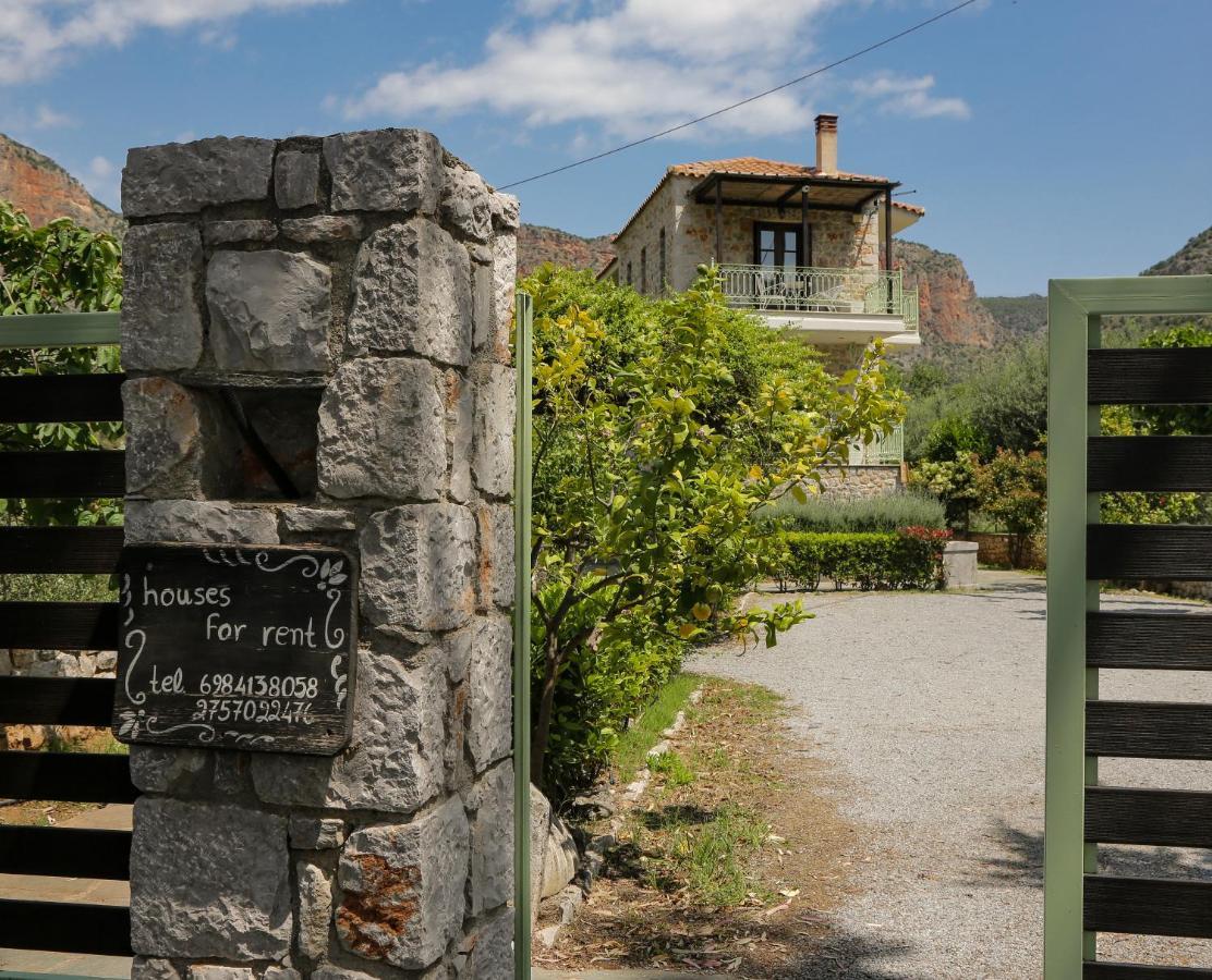 Picturesque Houses Leonidio Exterior photo