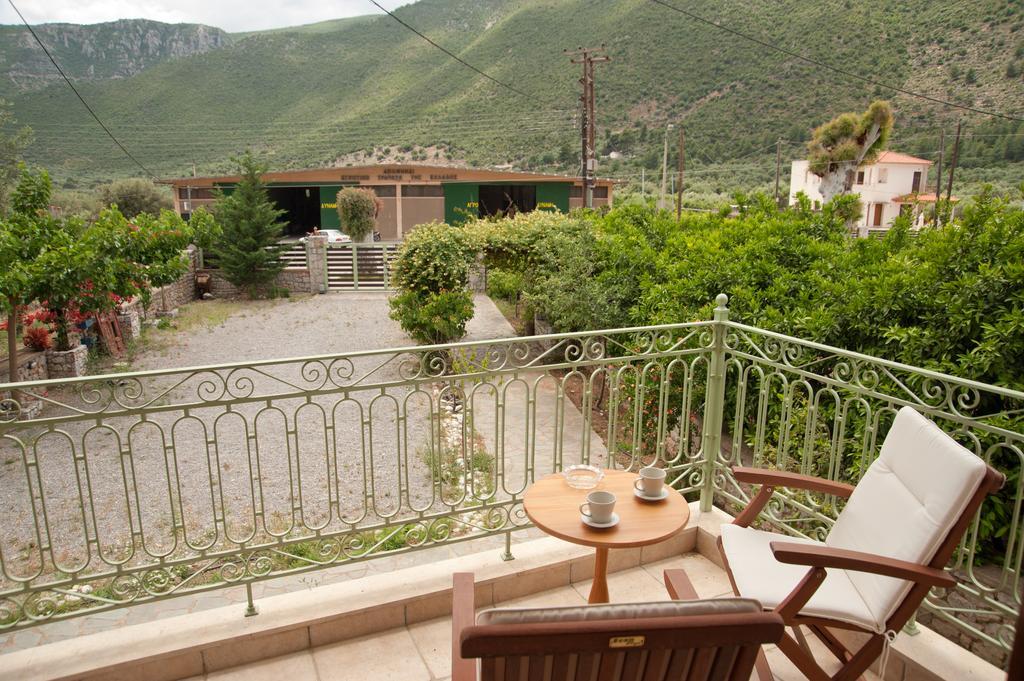Picturesque Houses Leonidio Exterior photo