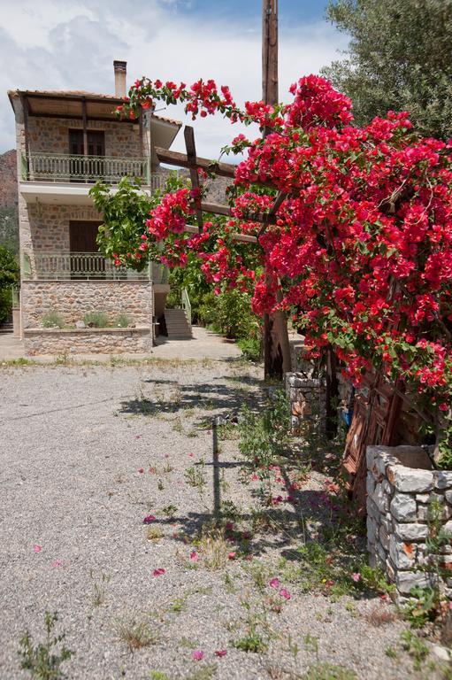 Picturesque Houses Leonidio Exterior photo