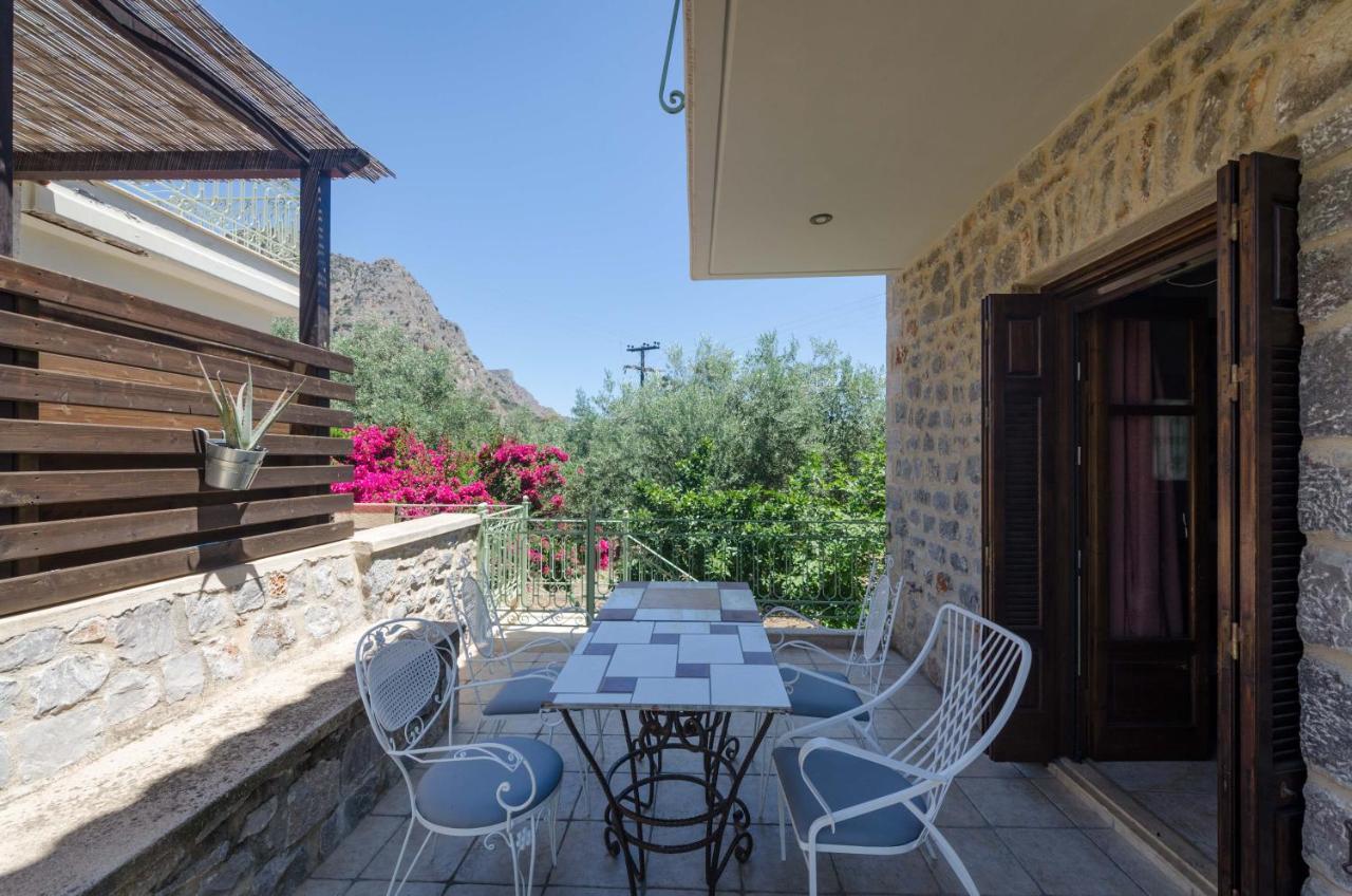 Picturesque Houses Leonidio Exterior photo