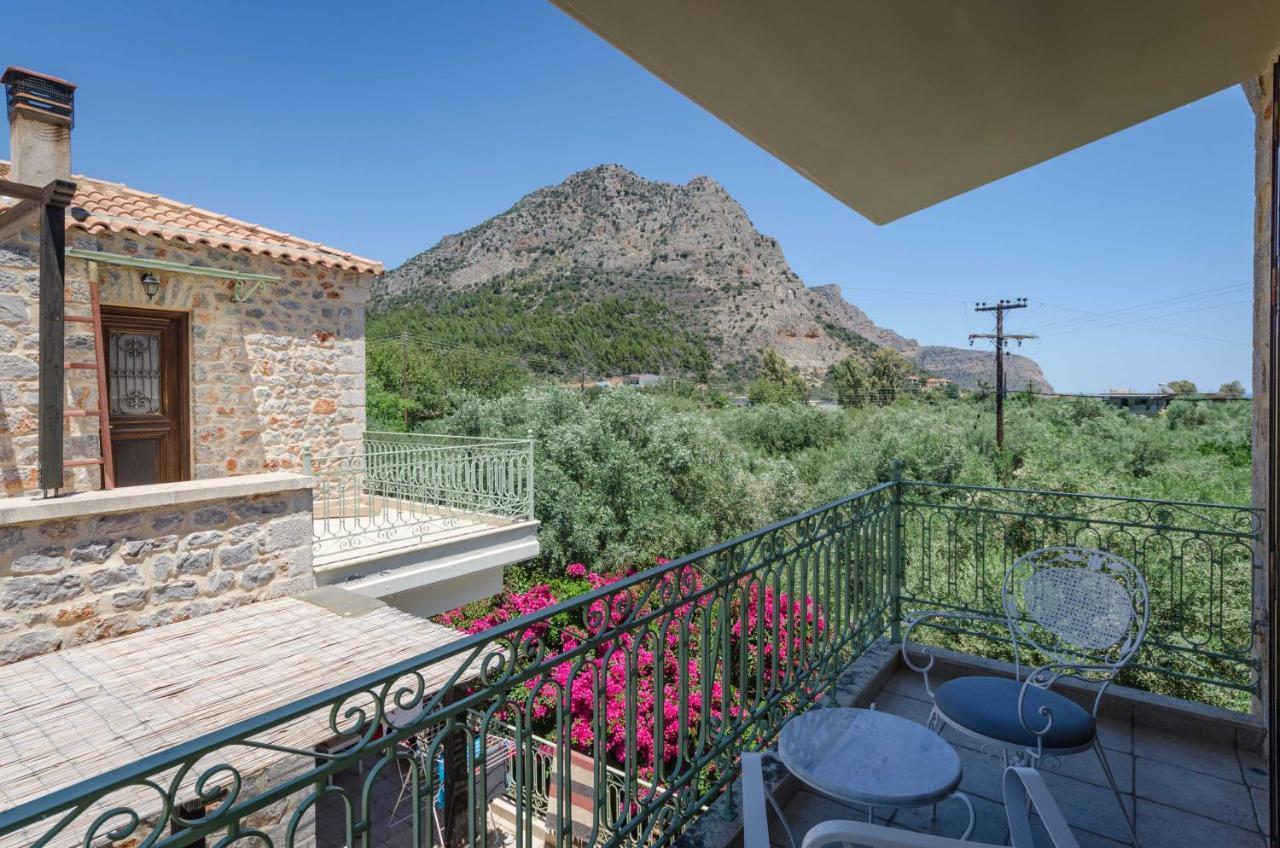 Picturesque Houses Leonidio Exterior photo
